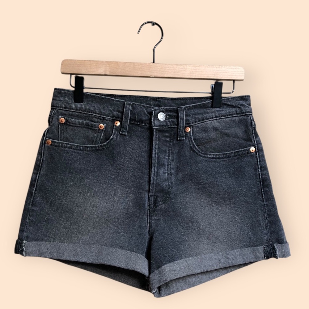 Levi’s Faded Black Grey Rolled Cuff Denim Shorts Button Fly Casual Women’s 30